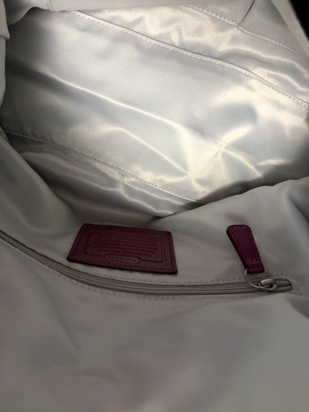 Coach Handbag Pre-owned - Excellent Condition - Picture 3 of 16